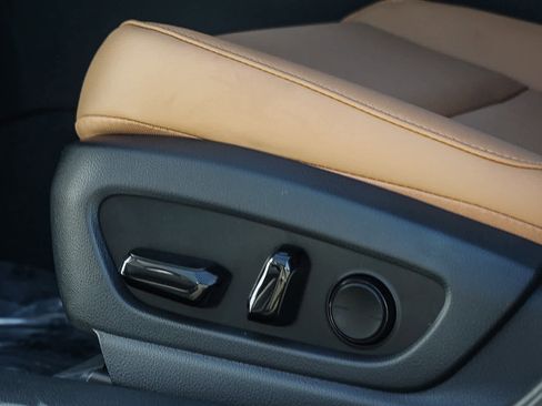 New 2026 Lexus UX 300h FWD image 27