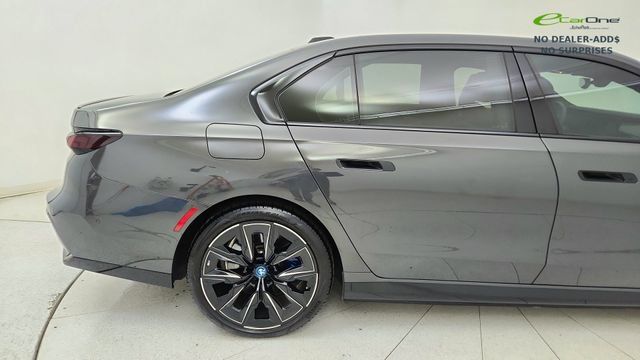 Used 2023 BMW i7 xDrive60 AWD/4WD image 12