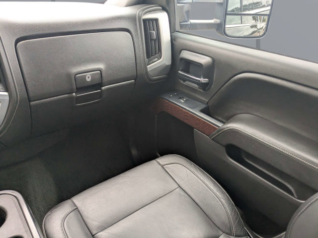 Used 2015 GMC Sierra 2500 SLE w/ SLE Preferred Package AWD/4WD image 17