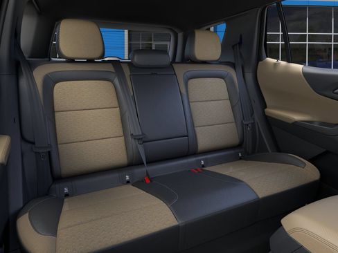 New 2025 Chevrolet Equinox ACTIV w/ Safety and Technology Package AWD/4WD image 17