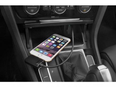 Used 2015 Volkswagen Golf TDI S image 19