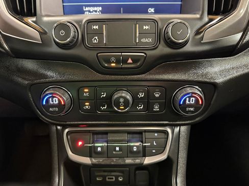 Used 2022 GMC Terrain AT4 w/ Infotainment Package II image 19