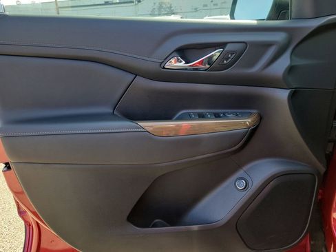 Used 2023 GMC Acadia SLE w/ Driver Convenience Package image 18