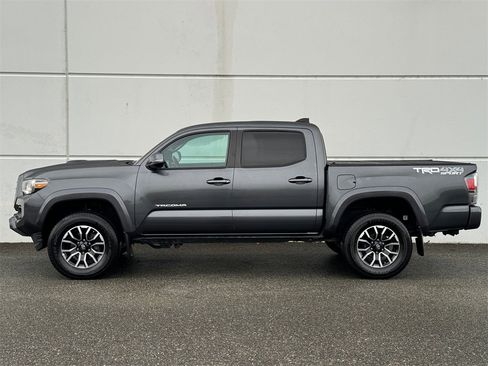 Certified 2020 Toyota Tacoma TRD Sport image 4