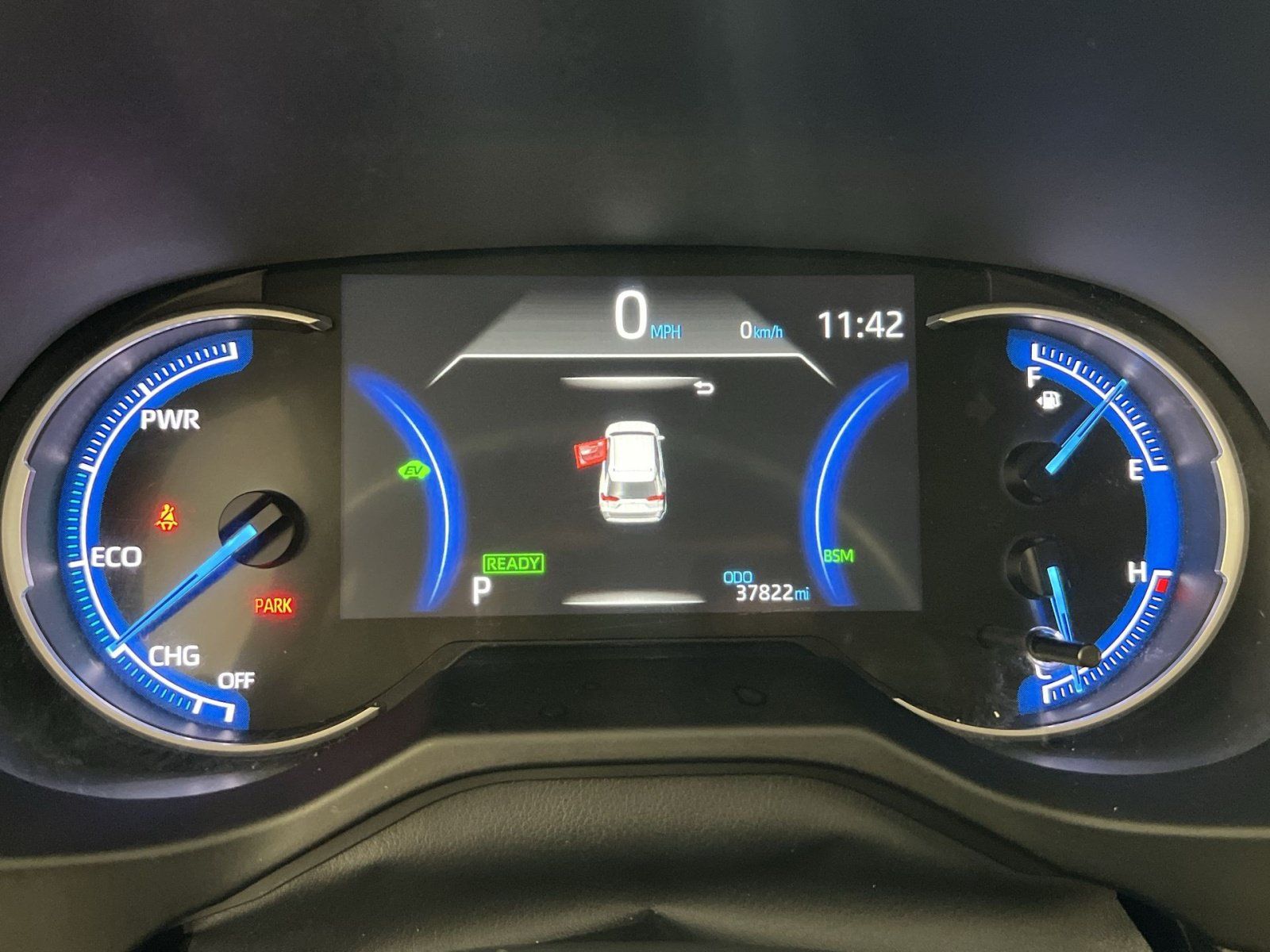 Used 2025 Toyota RAV4 XLE AWD/4WD image 17