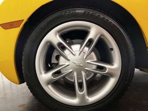 Used 2003 Chevrolet SSR w/ Preferred Equipment Group image 11