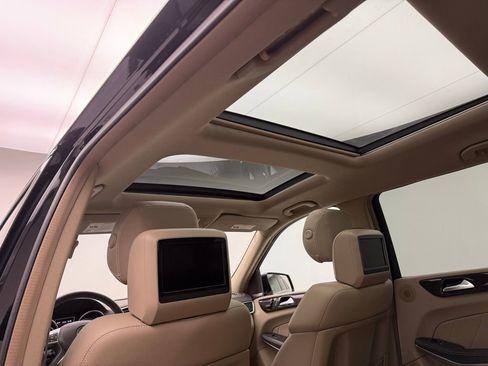 Used 2013 Mercedes-Benz GL 450 4MATIC image 24