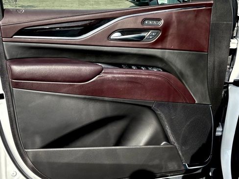 Used 2024 Cadillac Escalade ESV Sport Platinum w/ Heavy-Duty Trailer Package image 21