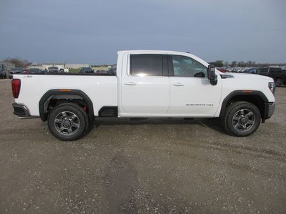 New 2026 GMC Sierra 2500 SLE