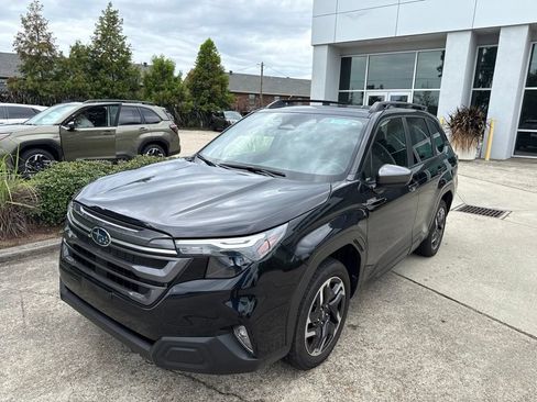 Certified 2025 Subaru Forester Premium AWD/4WD image 3