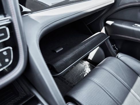 Used 2021 Bentley Bentayga AWD/4WD image 79
