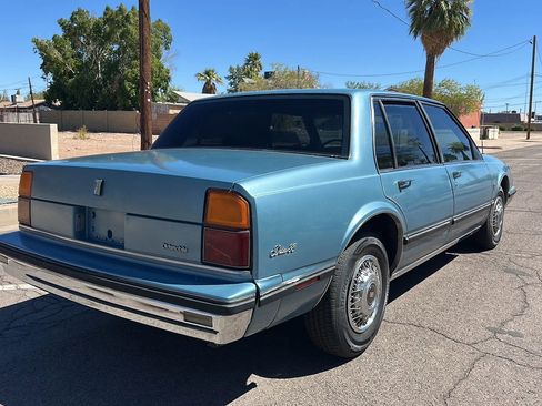 Used 1990 Oldsmobile 88 Royale Brougham image 35