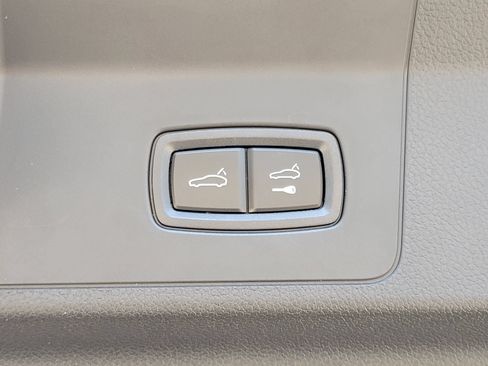 Used 2026 Porsche Panamera 4 AWD/4WD image 32