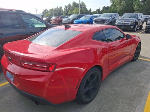 Used 2016 Chevrolet Camaro LT w/ Technology Package RWD image 5