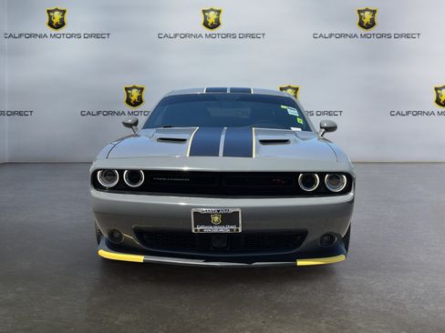 Used 2018 Dodge Challenger R/T Scat Pack w/ Dynamics Package RWD image 2