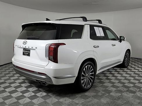 Used 2023 Hyundai Palisade Calligraphy image 4
