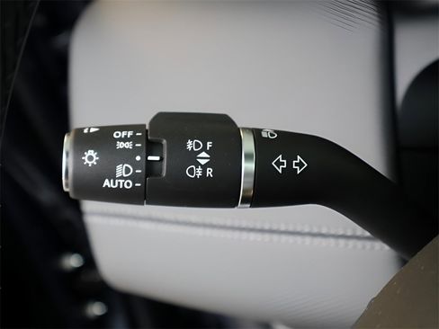 New 2025 Land Rover Discovery Sport Dynamic SE image 71