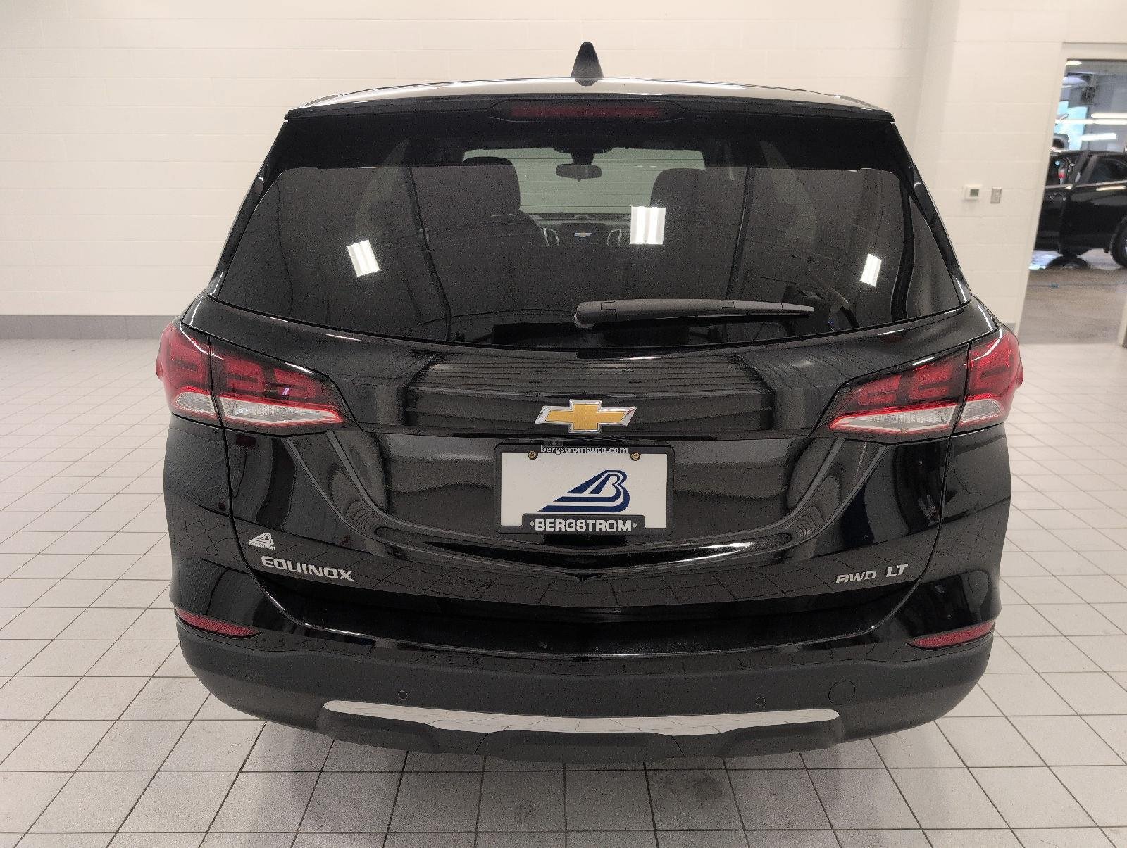 Used 2024 Chevrolet Equinox LT AWD/4WD image 24