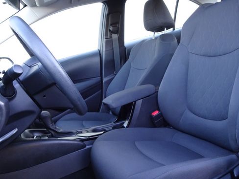 Used 2021 Toyota Corolla LE image 11