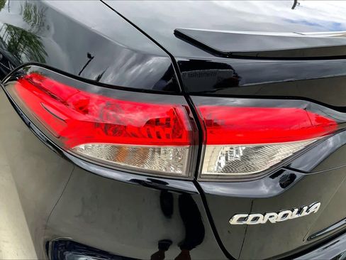 Used 2025 Toyota Corolla SE image 28