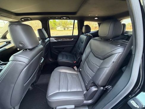 Used 2022 Cadillac XT6 Sport w/ Platinum Package AWD/4WD image 31