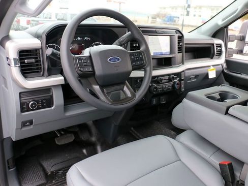 New 2026 Ford F250 XL w/ XL Chrome Package AWD/4WD image 16