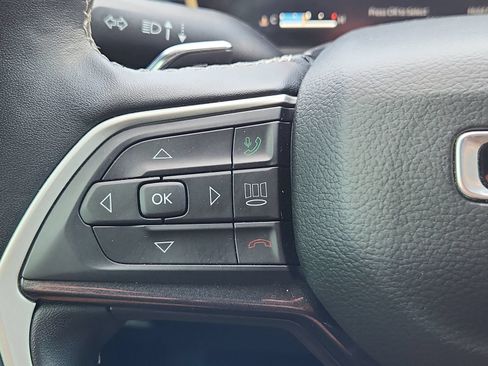 Used 2022 Jeep Grand Cherokee L Laredo AWD/4WD image 18