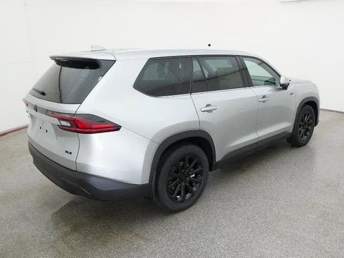 New 2026 Toyota Grand Highlander FWD image 9