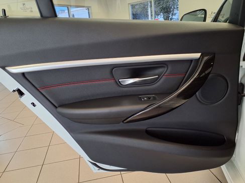 Used 2018 BMW 330i Sedan RWD image 19
