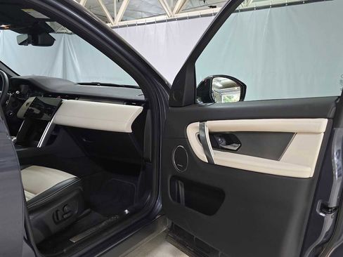 Used 2024 Land Rover Discovery Sport Dynamic SE image 10