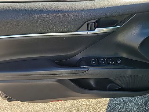Used 2020 Toyota Camry SE image 14