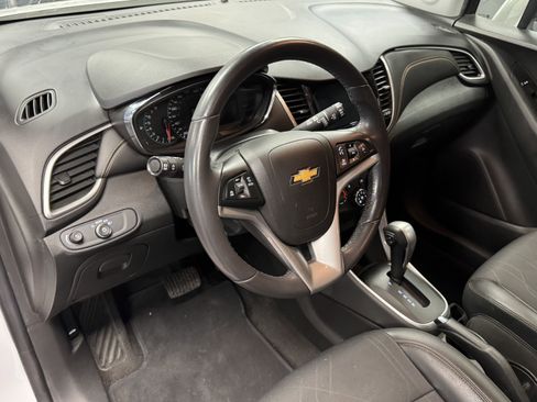 Used 2020 Chevrolet Trax LT w/ Driver Confidence Package image 10