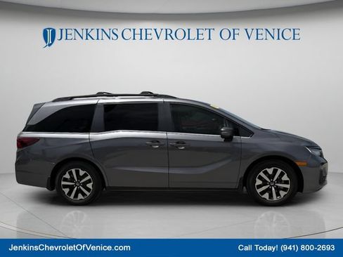 Used 2025 Honda Odyssey EX-L image 3