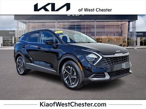 Used 2023 Kia Sportage LX image 1