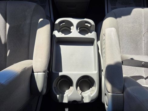 Used 2010 Kia Sedona LX FWD image 19