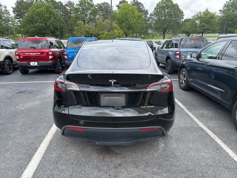 Used 2024 Tesla Model Y Long Range AWD/4WD image 4