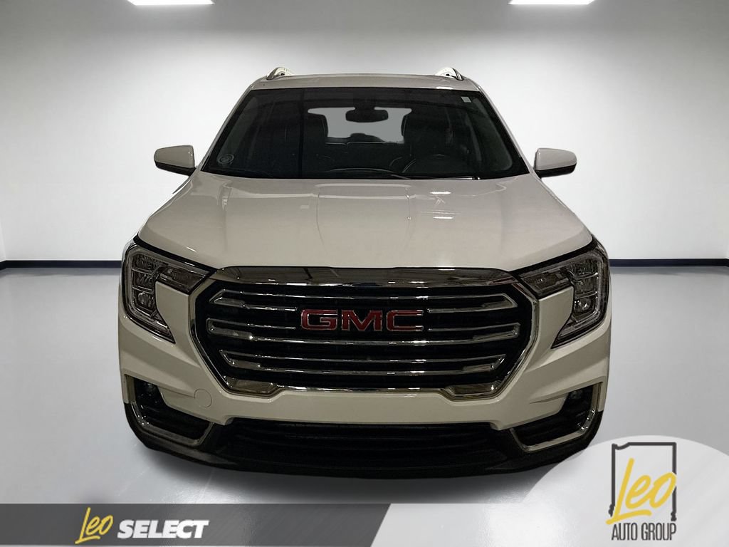 Used 2024 GMC Terrain SLT w/ LPO, Floor Liner Package AWD/4WD image 2