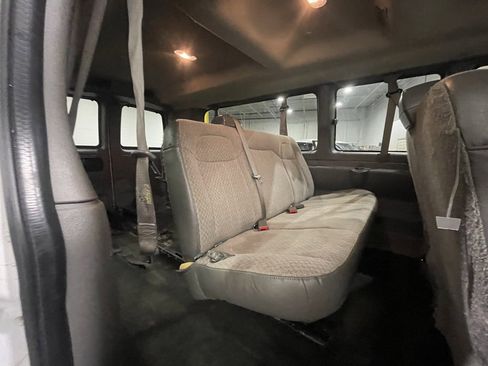Used 2017 Chevrolet Express 3500 LT w/ LT Preferred Equipment Group image 18