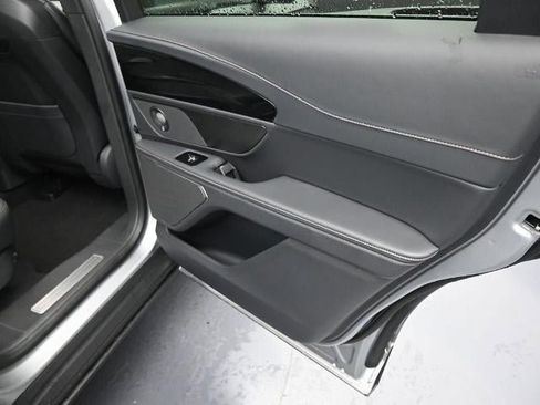 New 2025 Lincoln Nautilus Premier w/ Equipment Group 102A image 33