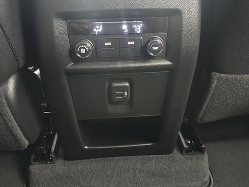 Used 2023 Chevrolet Traverse LT AWD/4WD image 21
