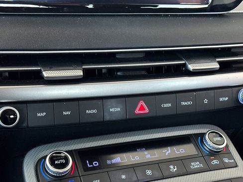 Used 2024 Hyundai Palisade SEL FWD image 19