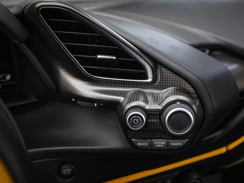 Used 2019 Ferrari 488 Pista Coupe RWD image 30