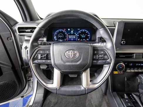 Used 2025 Toyota 4Runner TRD Off-Road AWD/4WD image 19