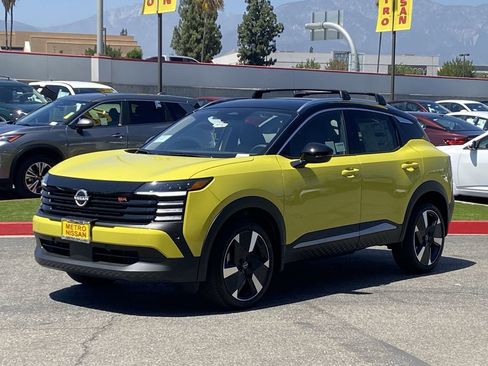 New 2025 Nissan Kicks SR image 5