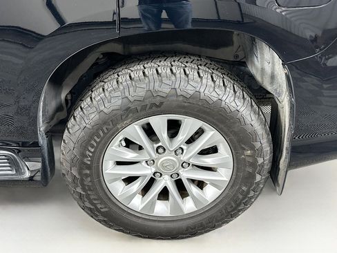 Used 2018 Lexus GX 460 image 11