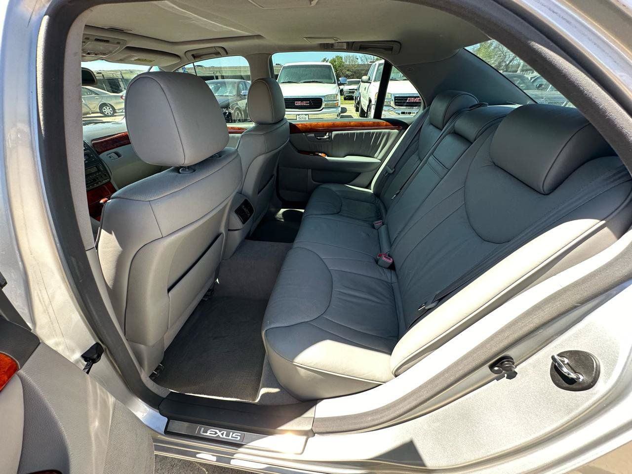 Used 2004 Lexus LS 430 RWD image 21