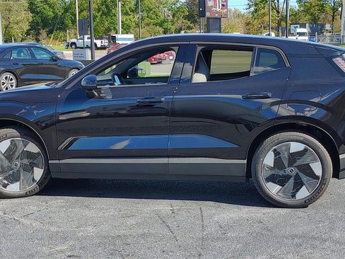 New 2025 Volvo EX30 Plus w/ Climate Package image 5