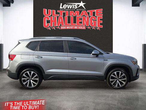 Used 2023 Volkswagen Taos SE image 5