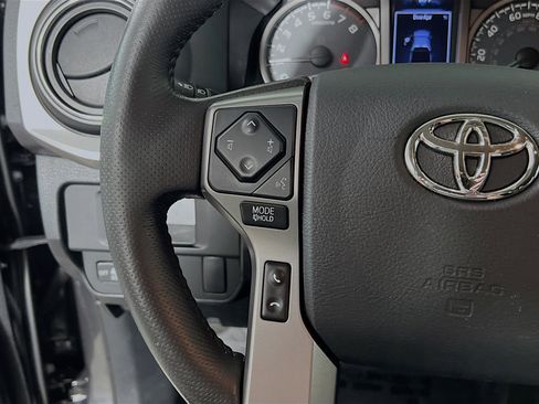 Used 2016 Toyota Tacoma SR5 w/ Towing Package RWD image 18