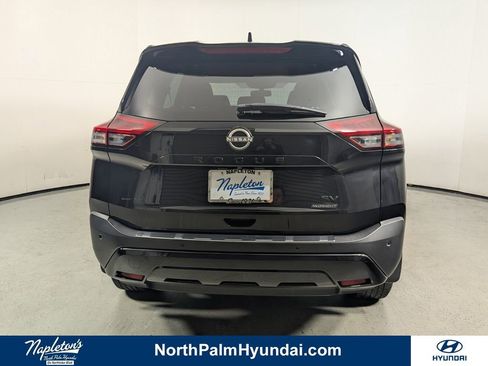 Used 2023 Nissan Rogue SV w/ SV Premium Package image 8